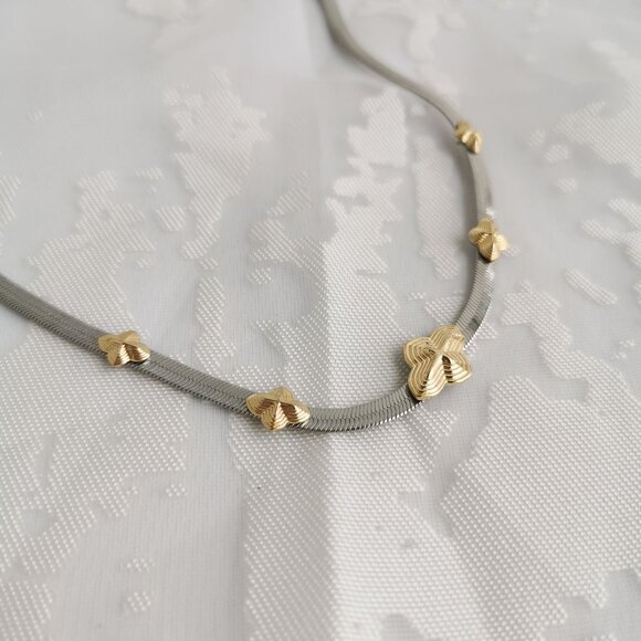 Kendra Scott Abbie Mixed Metal Herringbone Necklace - Picture 4 of 4